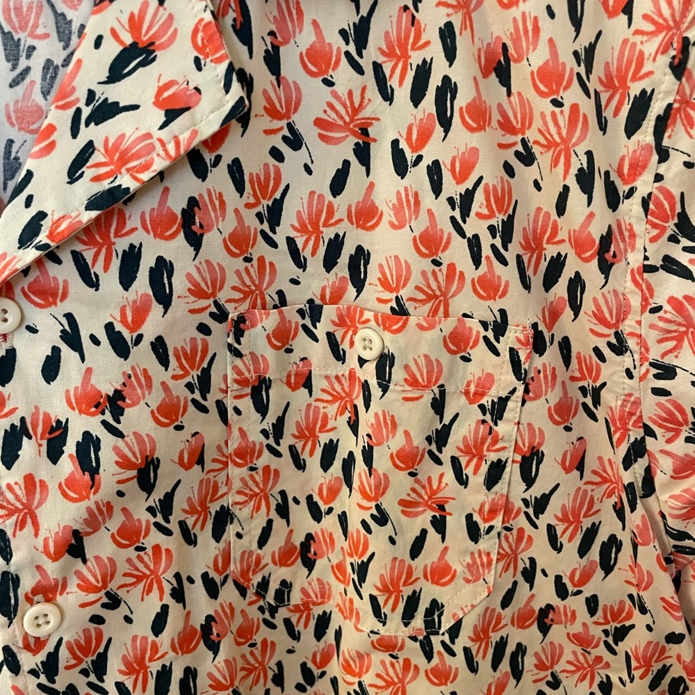 Abound Short Sleeve button-up - Picture 2 of 4